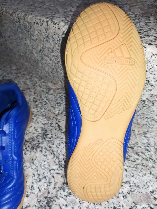 Маратонки адидас 37 номер