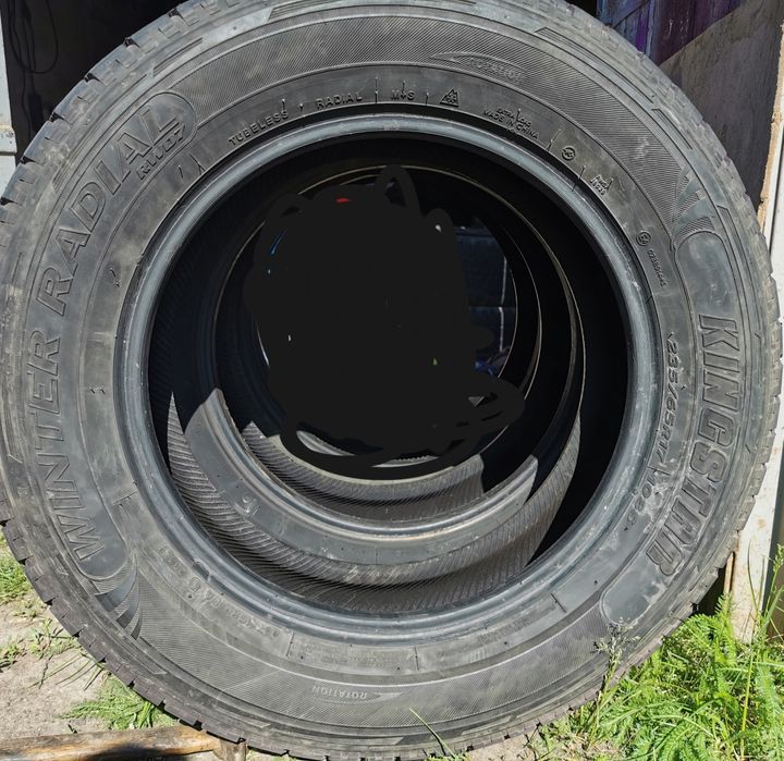 Продам шины 235 65 R17 KINGSTAR