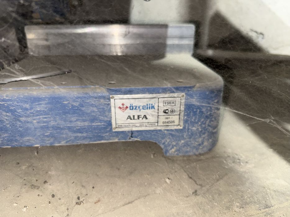 Продается торцовочная пила Ozcelik Alfa — отличное состояние