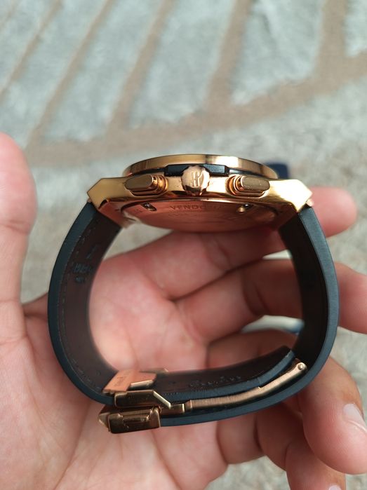 Продам  часы Hublot
