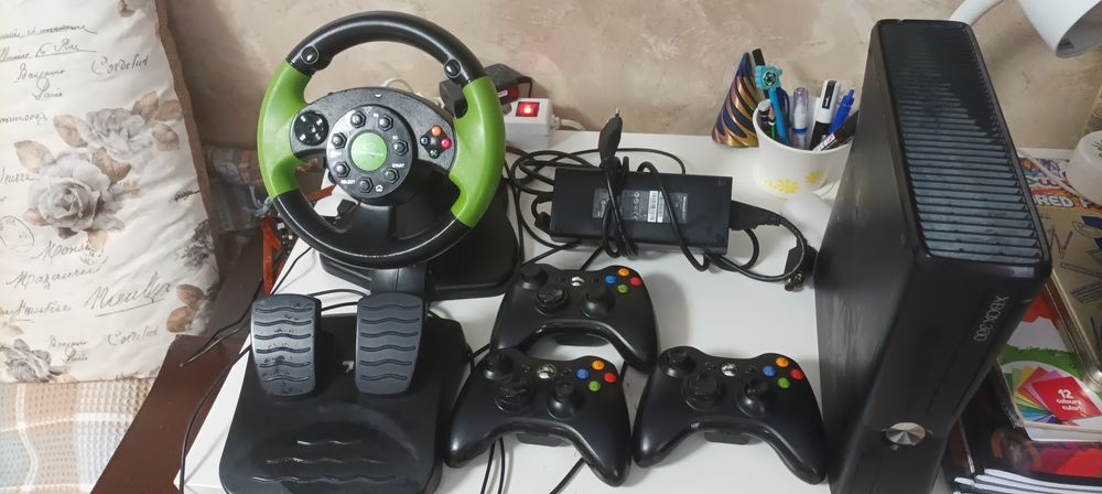 Xbox 360 GTA 4 cu volan