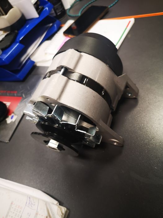 Alternator tractor ford 2000.3000 4000 5000 nou preț 650 lei