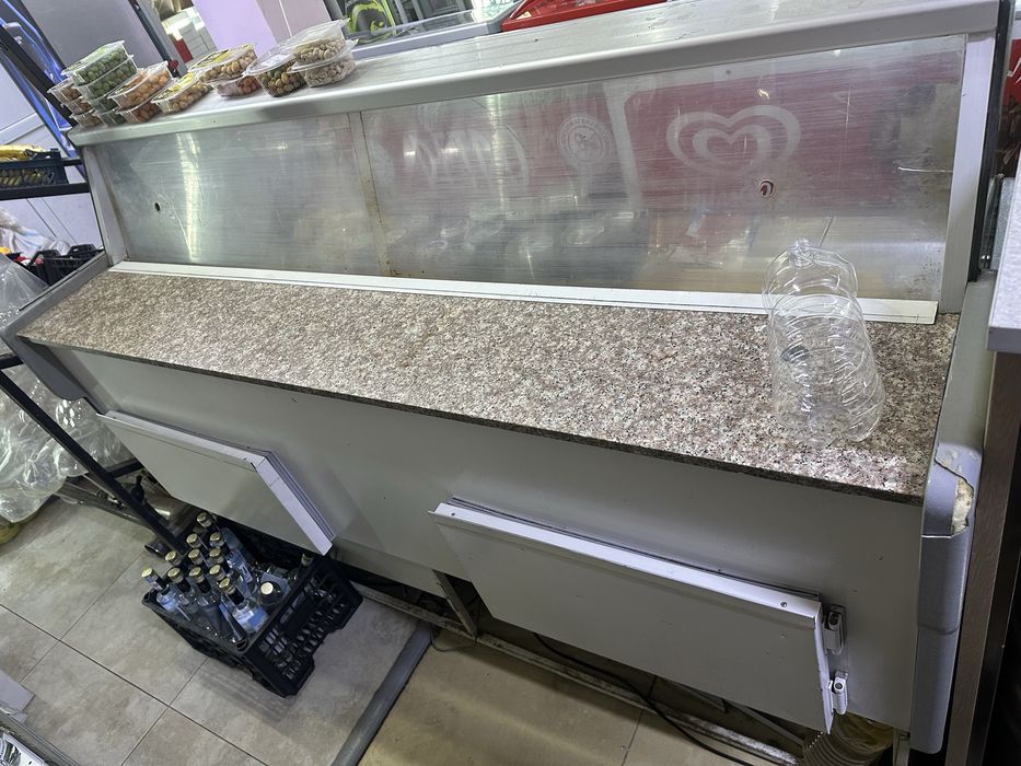 Продам витринный холодильник б/у