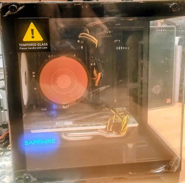 Tip acvariu cu CPU Intel X99 RAM QuaD-ChanneL SSD+HDD Radeon RX570 4GB