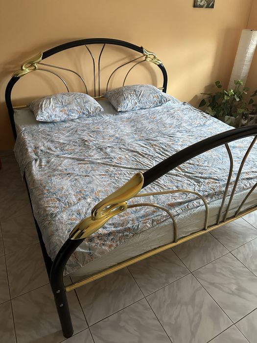 Тръбна мебел-за спалня