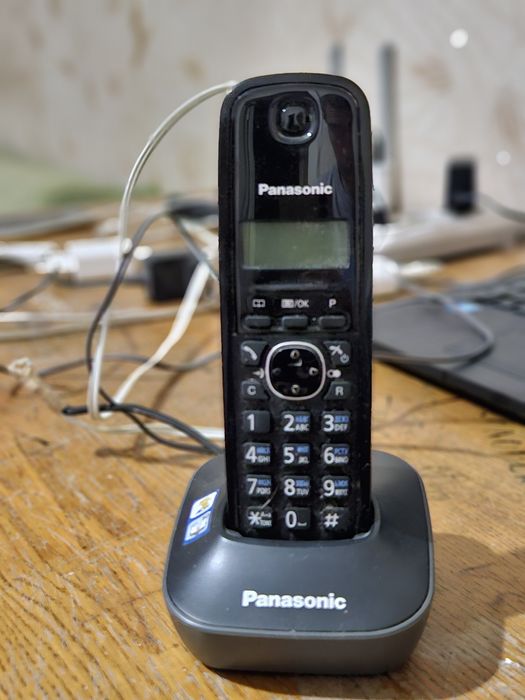 Panasonic KX-TG1612 радиотелефон