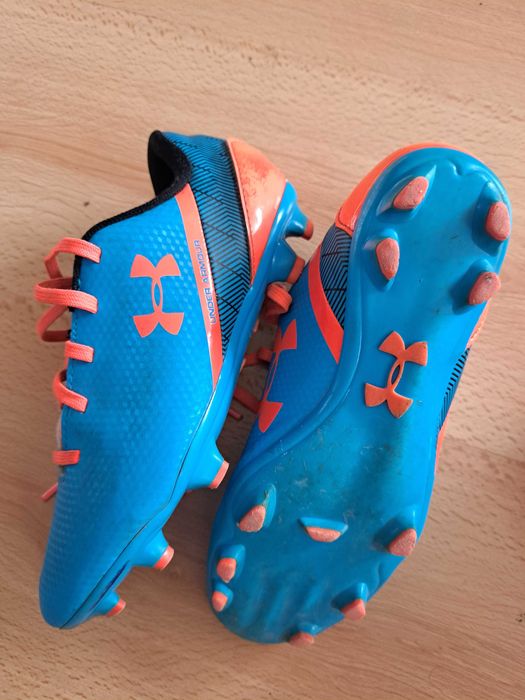 Детски обувки за футбол