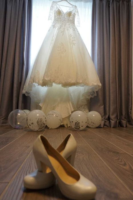 Vând rochie de mireasa Anastasia Gold - Elite Mariaj