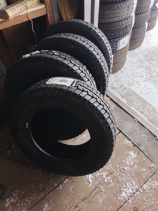 Резина шмпованая  на 15, комплект .Новые