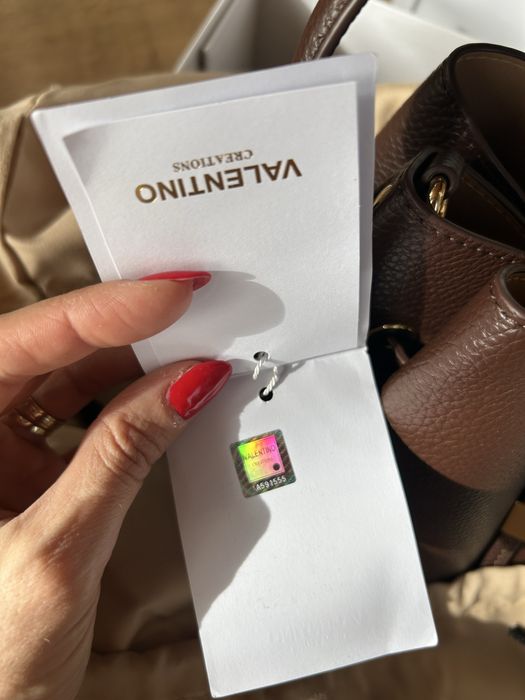 Чисто нова чанта(VALENTINO)