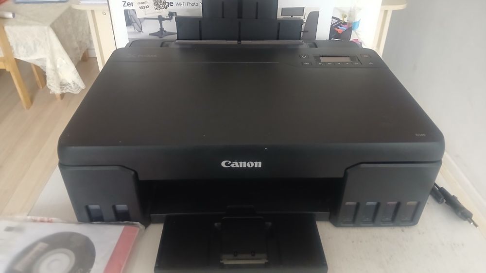Printer sotiladi.  Canon   svetnoy     6 xil rangli
