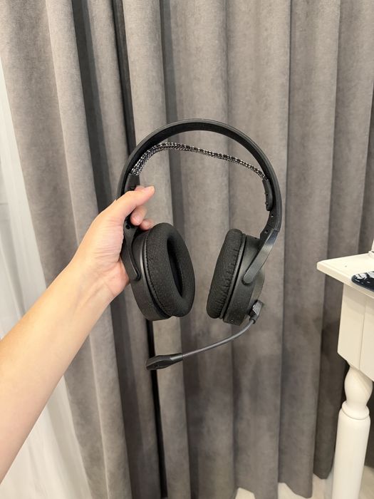 Веб камера logitech и наушники hyperx