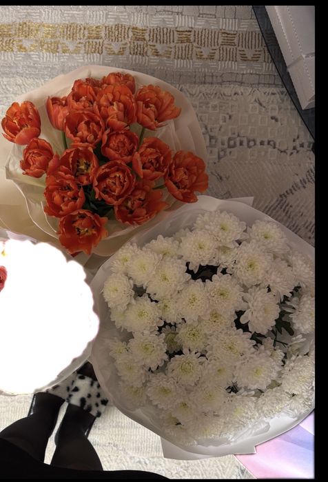 Хризантемы пышные свежые