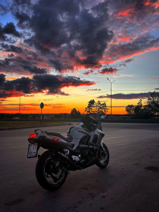 Kawasaki zzr 400