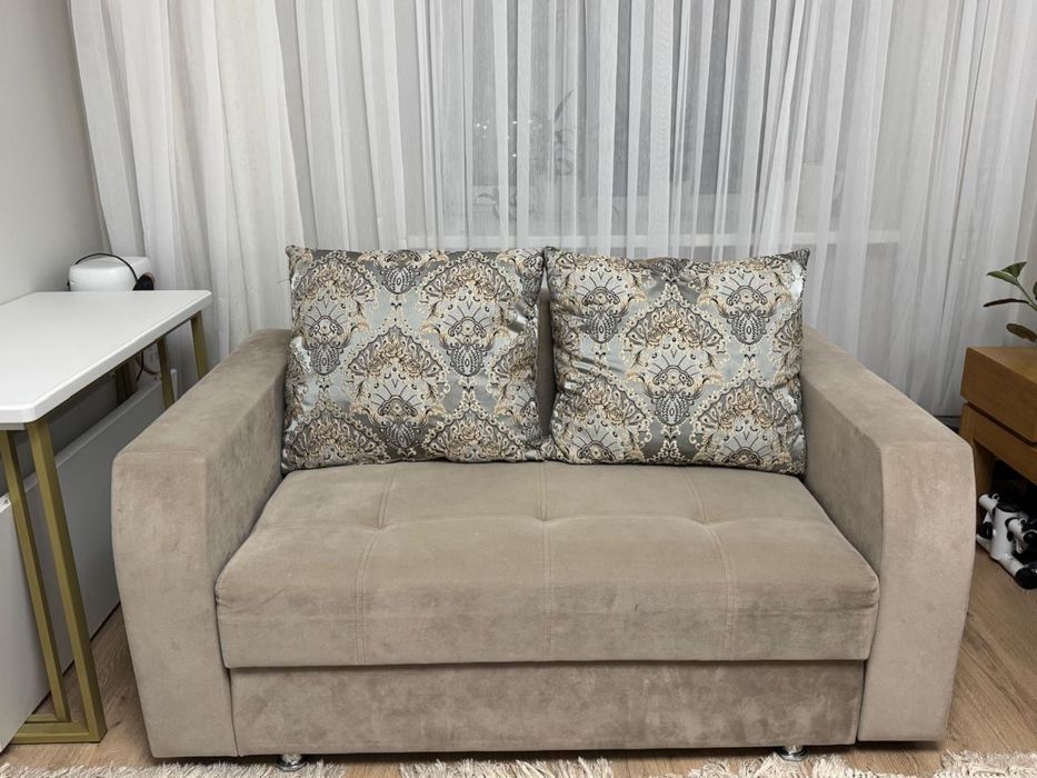 Продам диван 2х местный