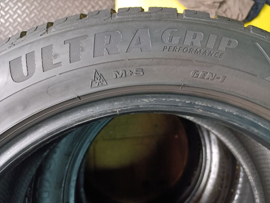 Anvelope de iarnă 225 55 18 Goodyear