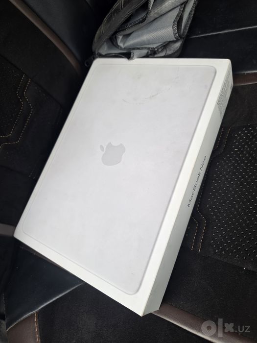 Mac book neo 13 8 / 512