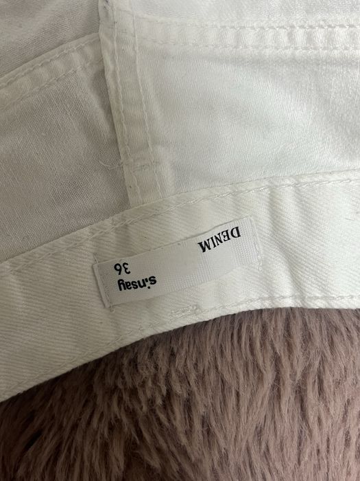 Белые джинсы S (EU 36), новые