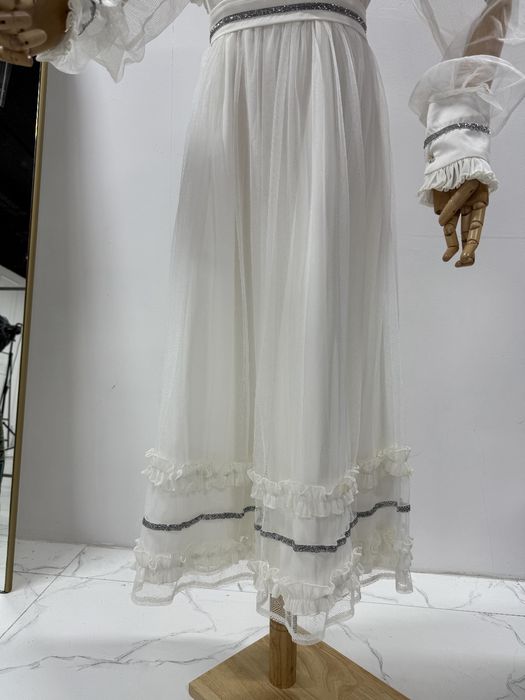 Нежное белое платье