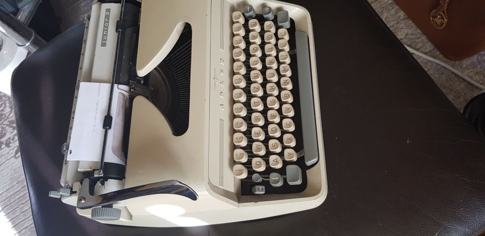 Masine de scris Adler Junior 2