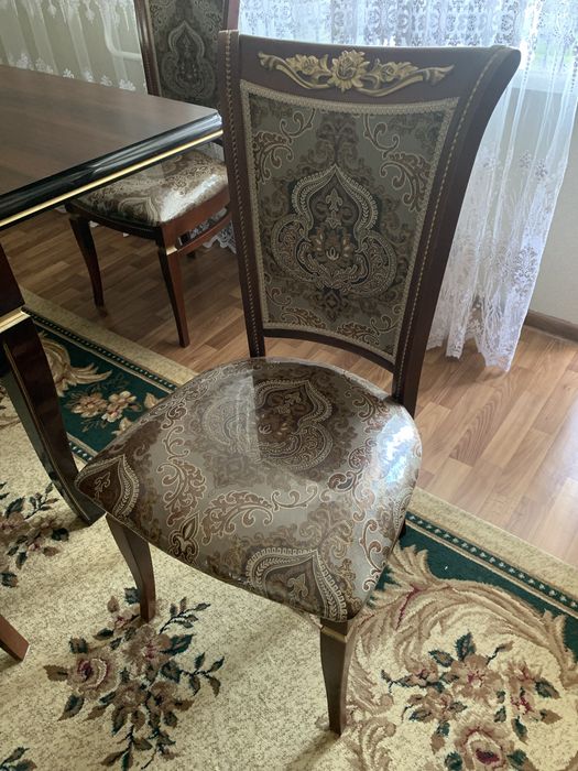 Продам стол гостевой