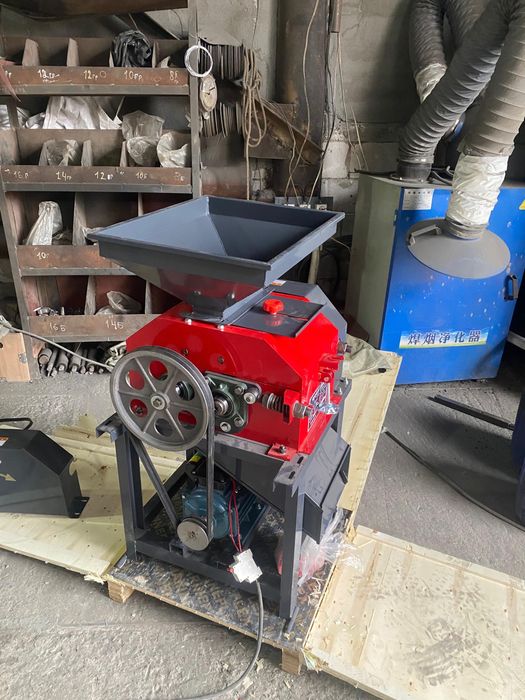 Плющелка дробилка в наличии