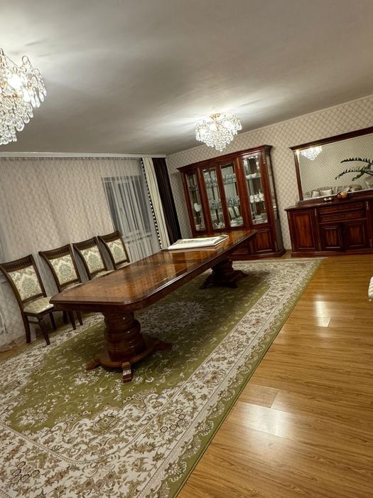 Стенка; Стол со стульями