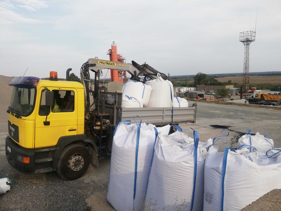 Багер и самосвал