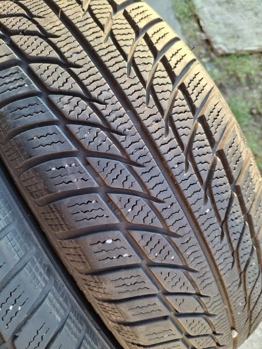 2 Anvelopele  de iarnă 185 65 r15 Goodride
