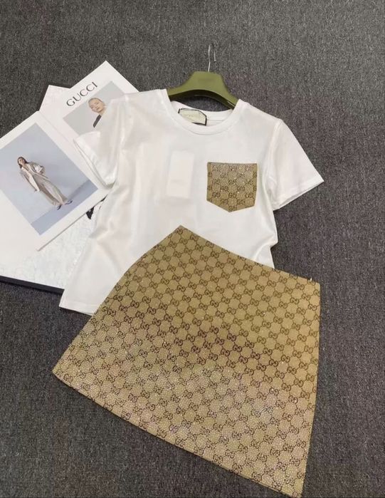 Дамски луксозен сет пола и тениска GUC*I