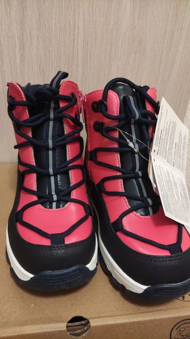 Продаются детские ботиночки