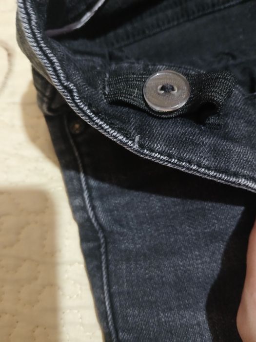 Pantaloni trei sferturi 8-9 ani