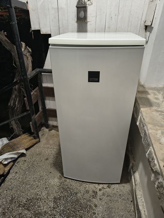Хладилник с горна камера Zanussi