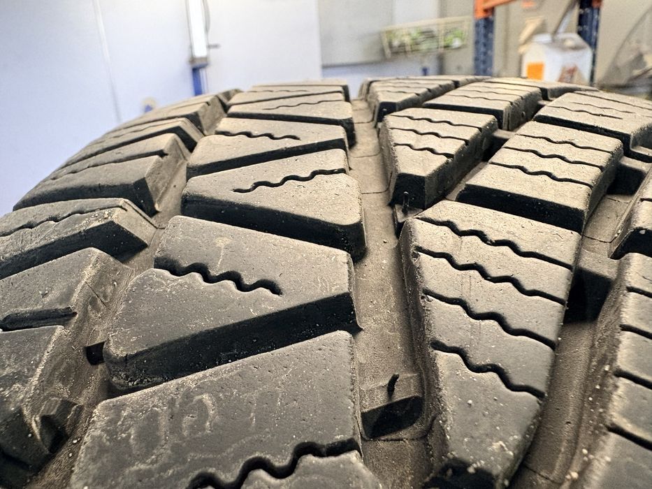 продавам 4бр гуми Michelin Latitude Cross 235/60 R18