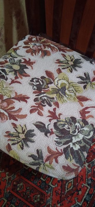 Полка навесная Новая ! Стул лечебный с овальной спинкой