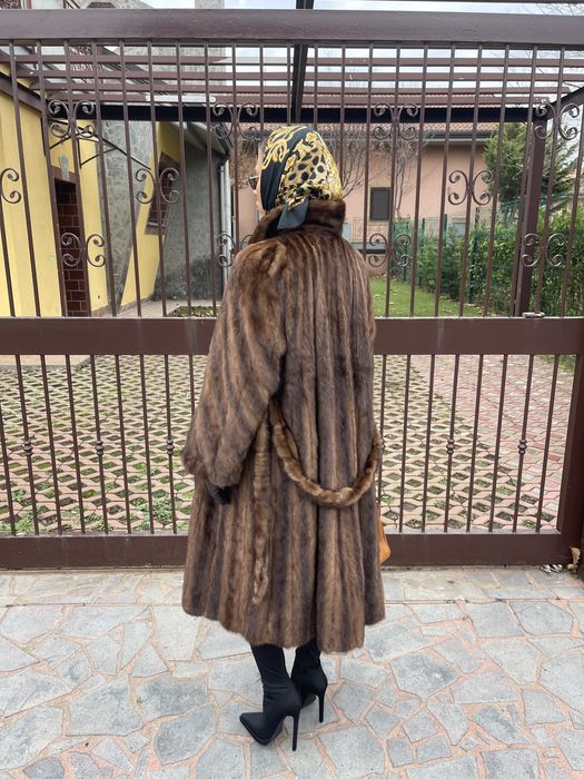 Haina lunga  din blana natural de vizon maro