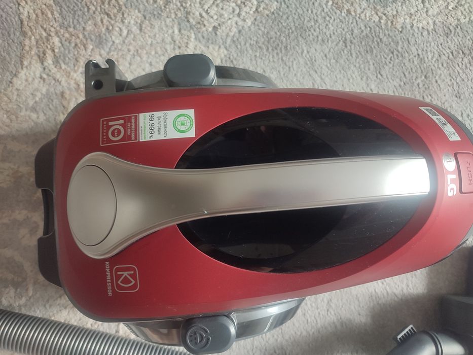 Продам пылесос LG