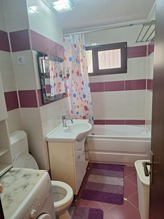Apartament 3 camere de închiriat.  320 EUR