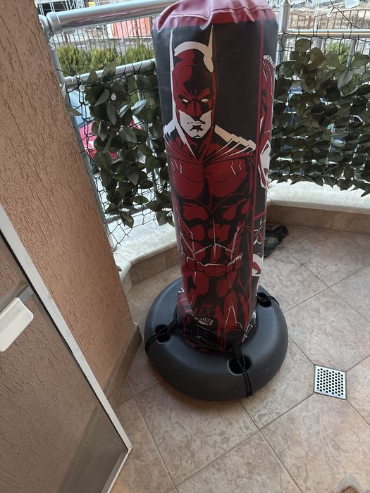 Детска боксова круша от Декатлон и ръкавици