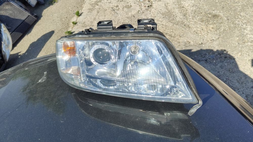 Faruri stânga dreapta Audi A6 C5