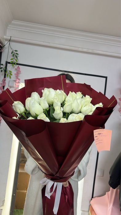 Продам Роскошный букет из белых роз