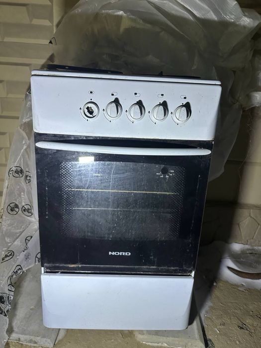 Продам газовую плиту