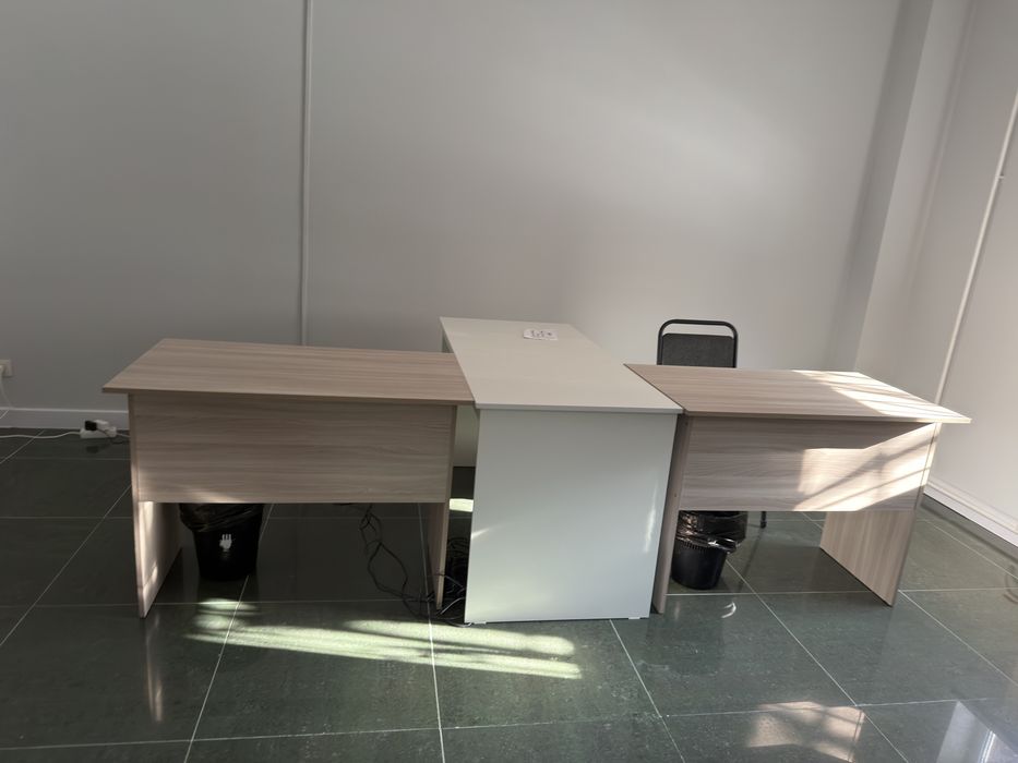 Продам офисные столы в хорошем качестве