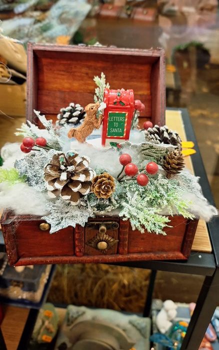 Коледни декорации и подаръци