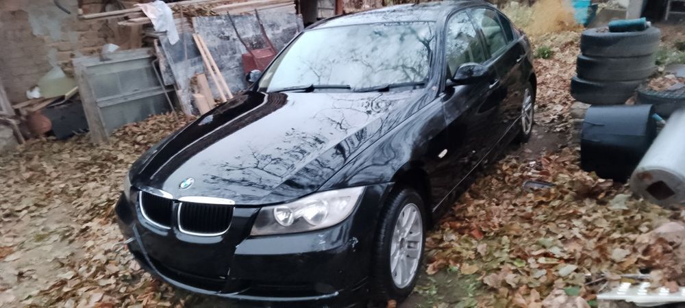Продавам BMW E90  на части