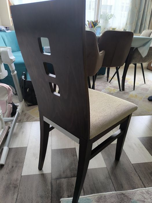 Трапезни столове- 4 бр.