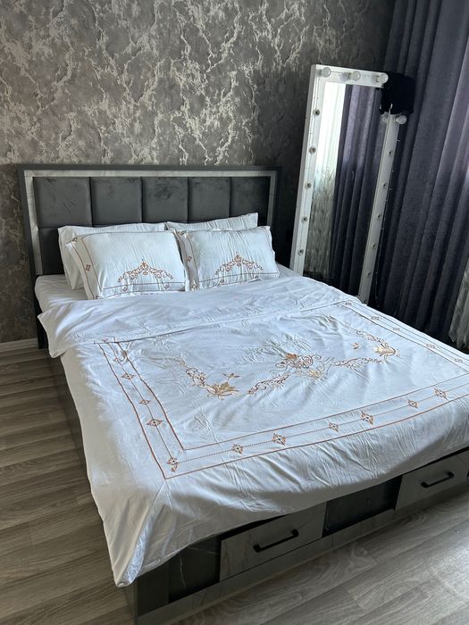 Двухспальная кровать