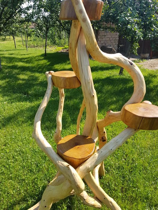 Цветарник-уникат от масивно дърво