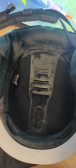 Ски каска marker