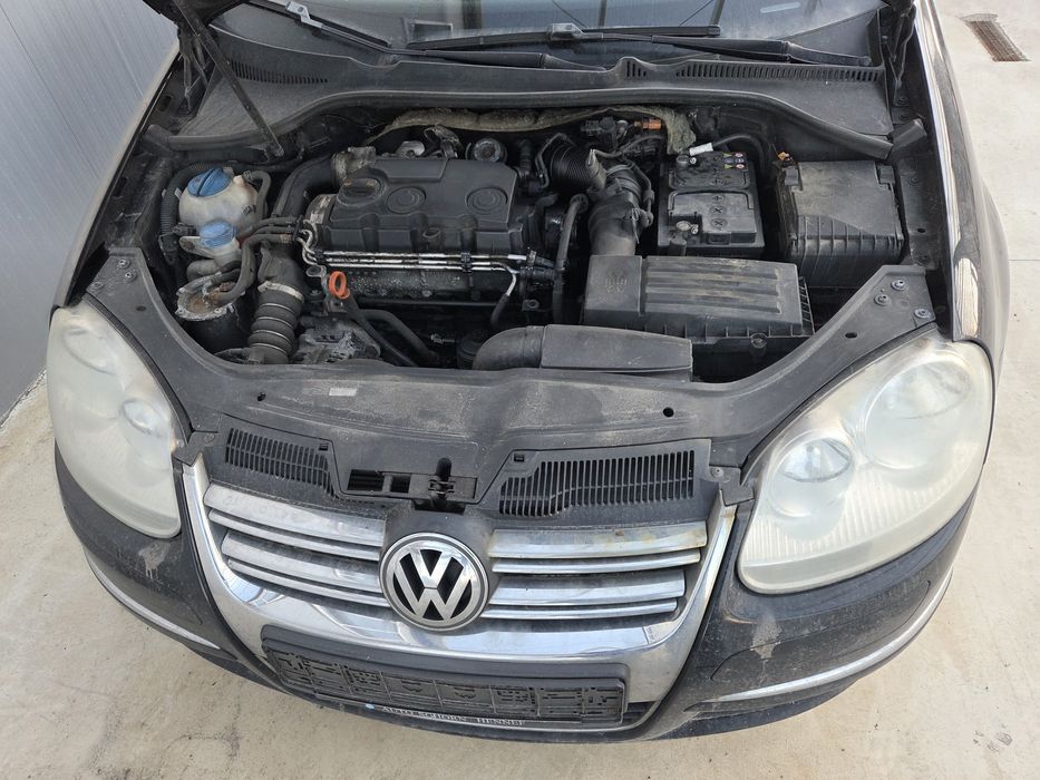 VW Golf 5 2.0 TDI (НА ЧАСТИ)